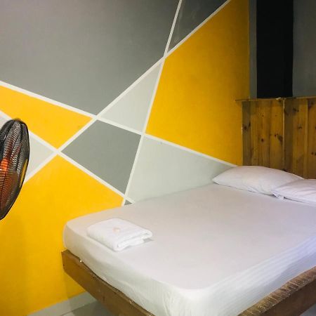 Alina Budget Hotel Kaduwela Extérieur photo