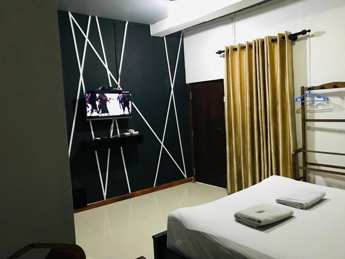 Alina Budget Hotel Kaduwela Extérieur photo