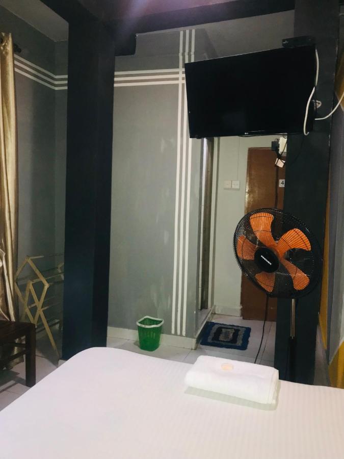 Alina Budget Hotel Kaduwela Extérieur photo