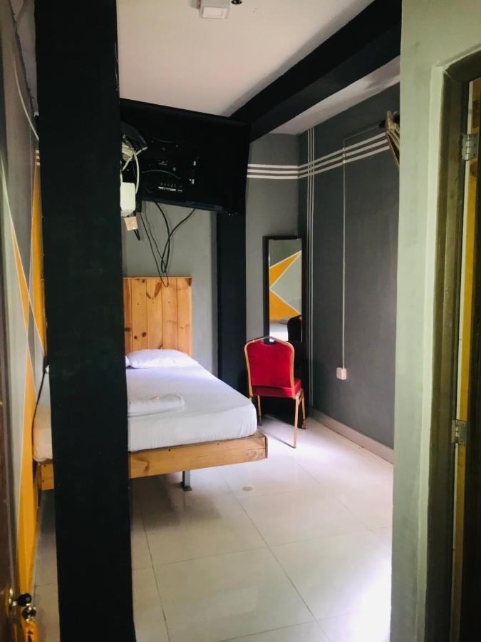 Alina Budget Hotel Kaduwela Extérieur photo