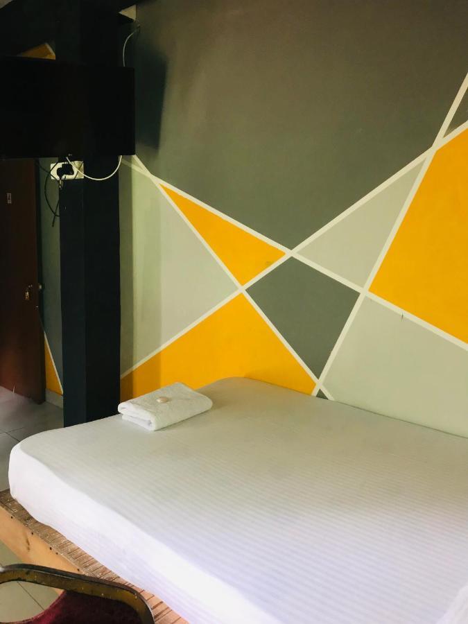 Alina Budget Hotel Kaduwela Extérieur photo