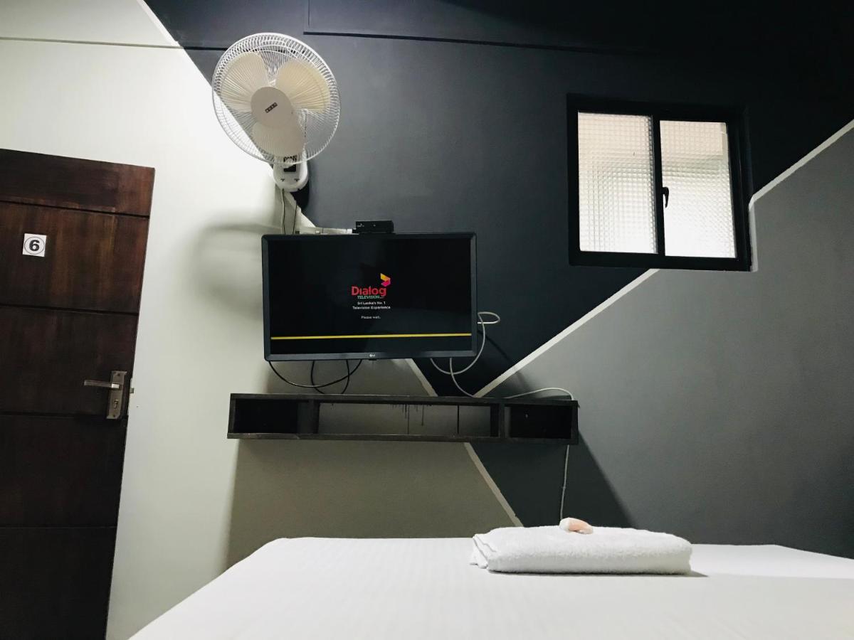 Alina Budget Hotel Kaduwela Extérieur photo