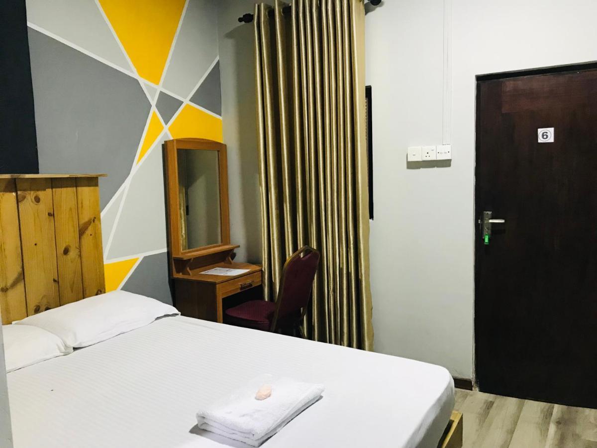 Alina Budget Hotel Kaduwela Extérieur photo