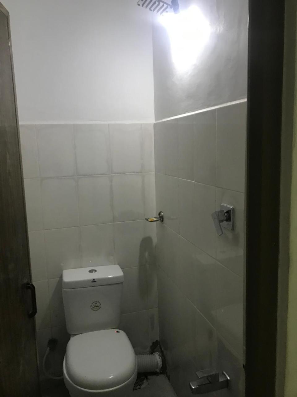 Alina Budget Hotel Kaduwela Extérieur photo