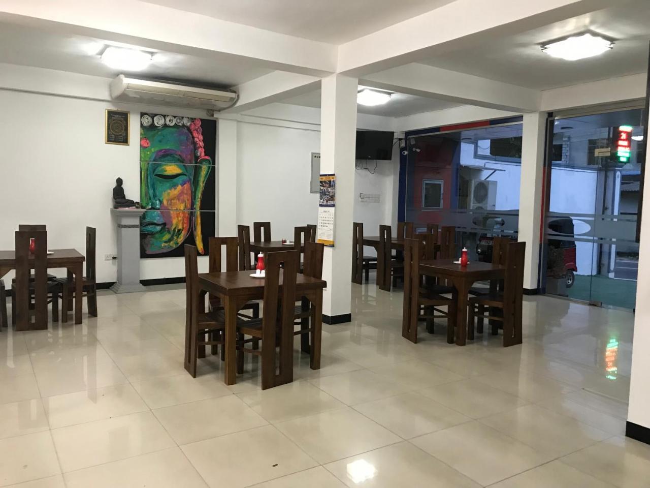 Alina Budget Hotel Kaduwela Extérieur photo